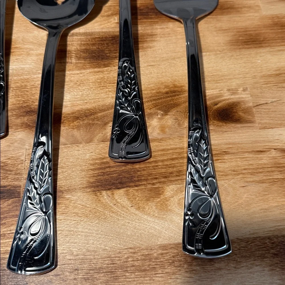 Lenox Holiday Oversized Hostess Serving Set of 5 - Picture 3 of 8
